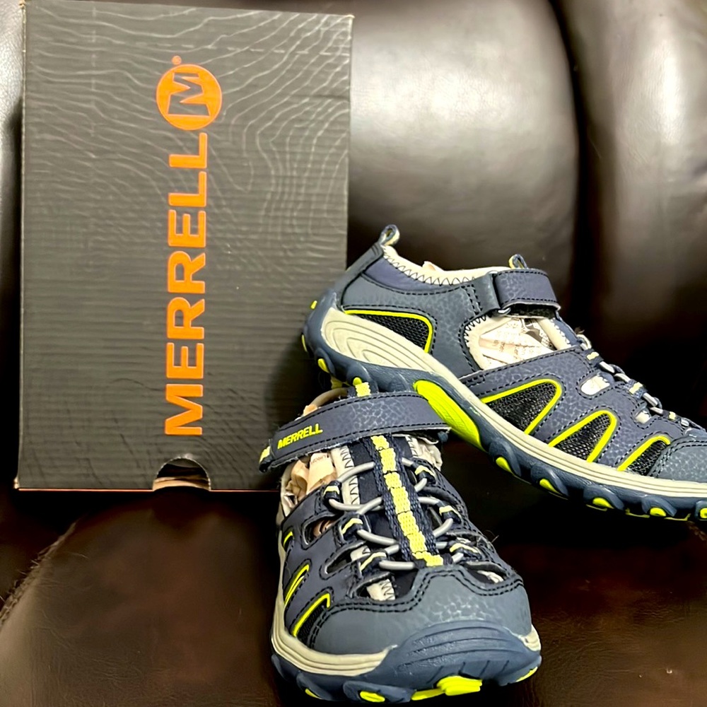 Merrill boys sandals in navy/lime 12W